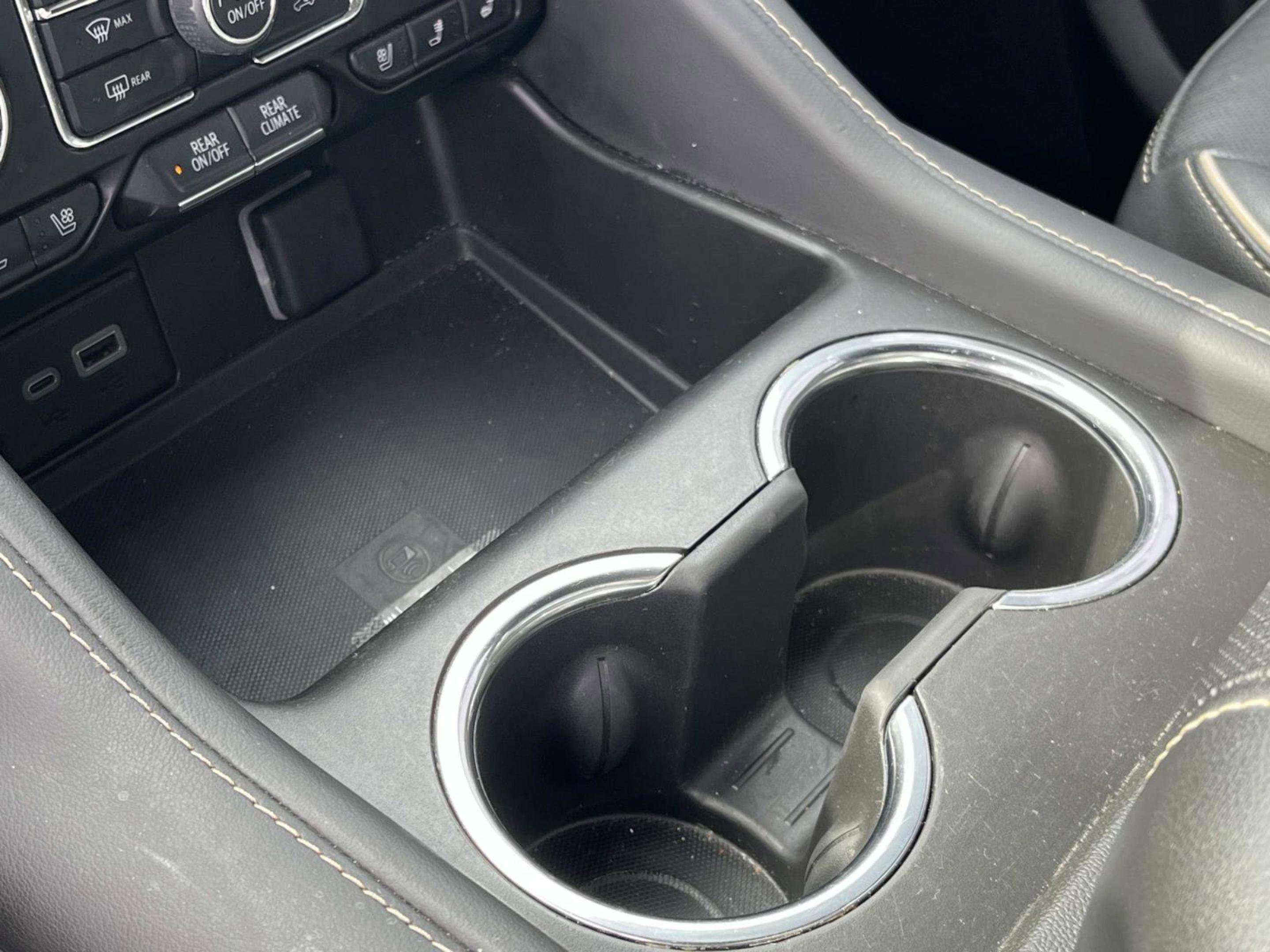 Used 2023 Chevrolet Suburban Premier AWD/4WD image 40