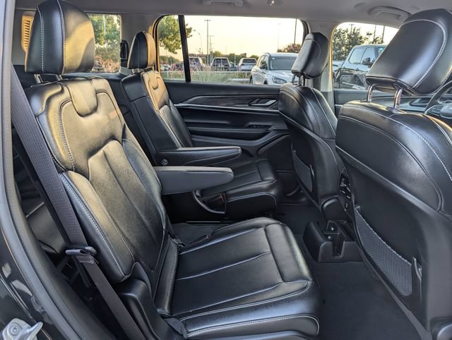 Used 2023 Jeep Grand Cherokee L Limited AWD/4WD image 30