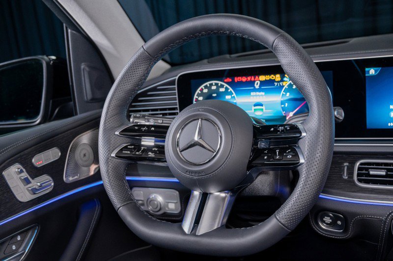 New 2026 Mercedes-Benz GLS 450 4MATIC image 16
