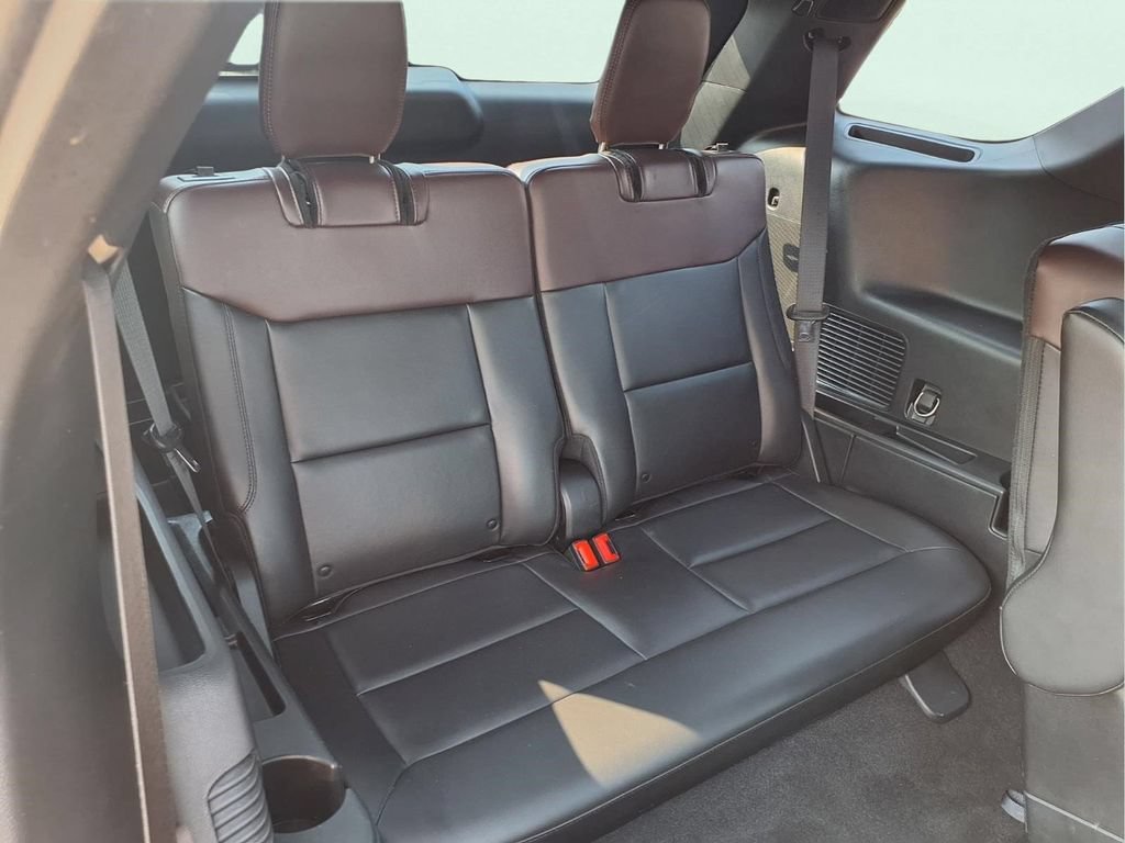 Used 2023 Ford Explorer Platinum w/ Technology Package AWD/4WD image 12