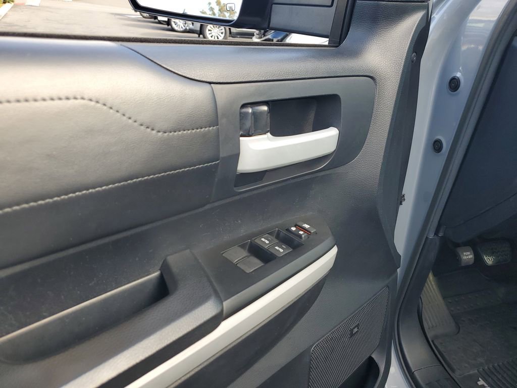 Used 2019 Toyota Tundra Limited w/ Limited Premium Package image 20