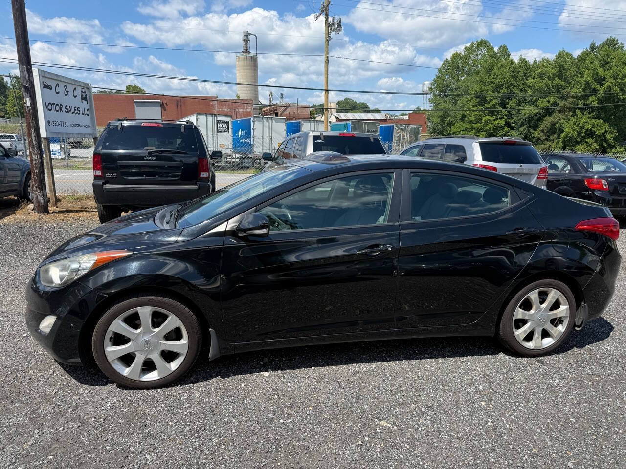 Used 2012 Hyundai Elantra Limited w/ Technology Pkg 5 FWD image 3