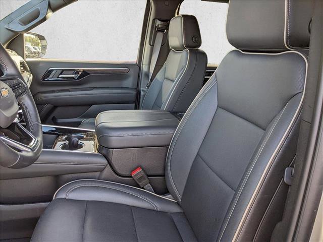 New 2025 Chevrolet Suburban Premier image 12