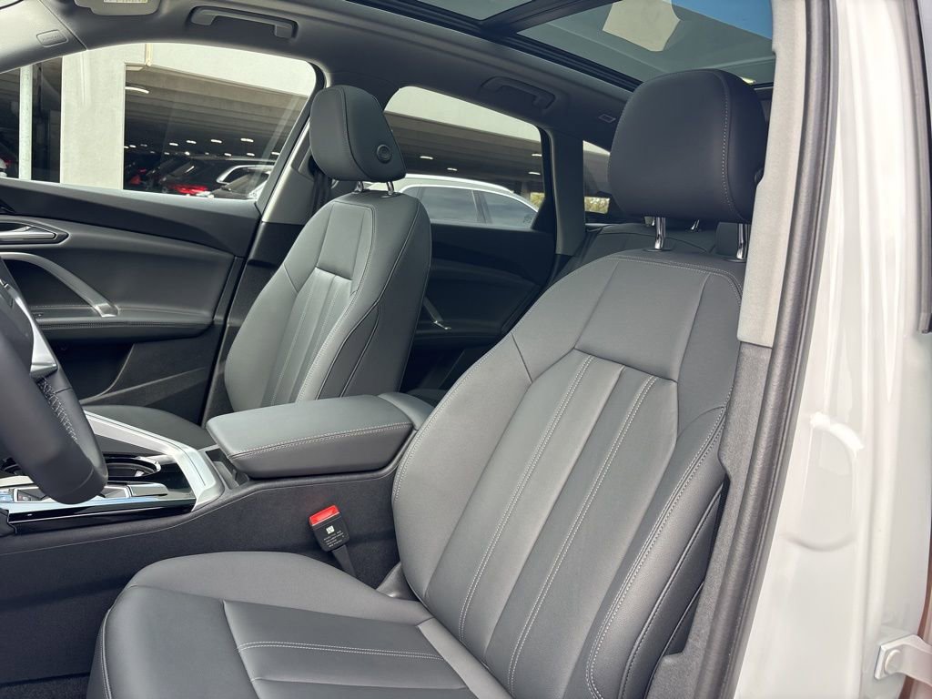 Certified 2025 Audi Q5 Premium w/ Convenience Package image 13