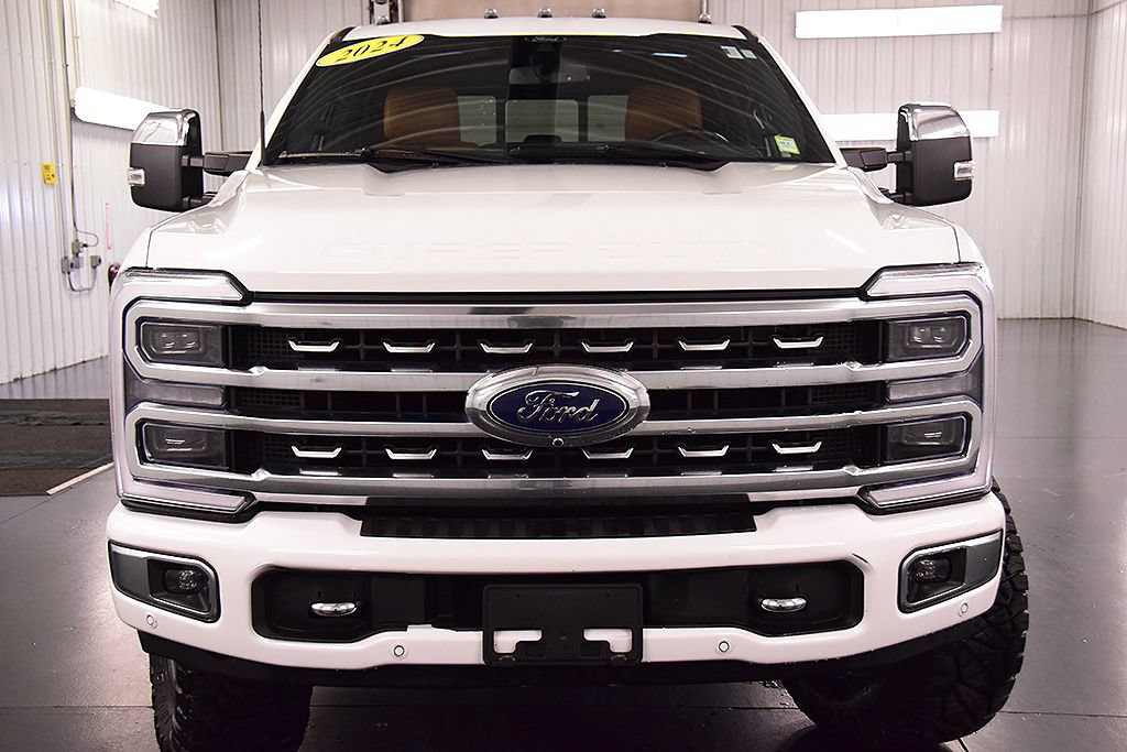 Used 2024 Ford F350 Platinum w/ Tremor Off-Road Package AWD/4WD image 2