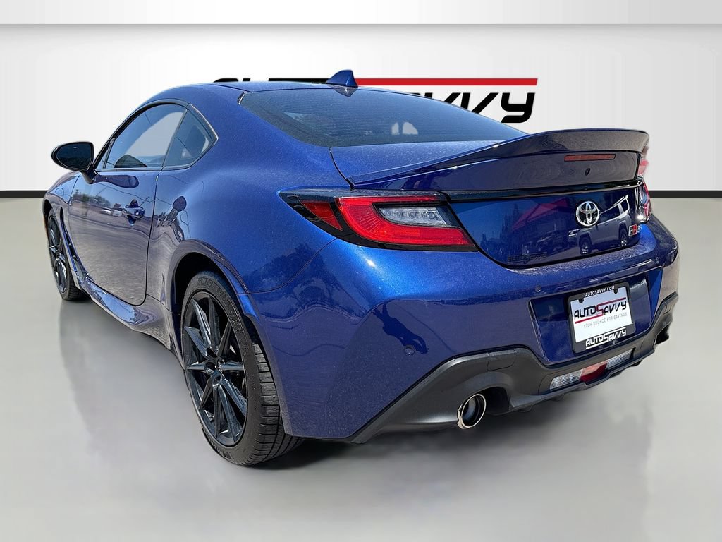 Used 2024 Toyota GR86 Premium RWD image 5