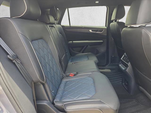Used 2024 Volkswagen Atlas Cross Sport SEL Premium R-Line AWD/4WD image 19