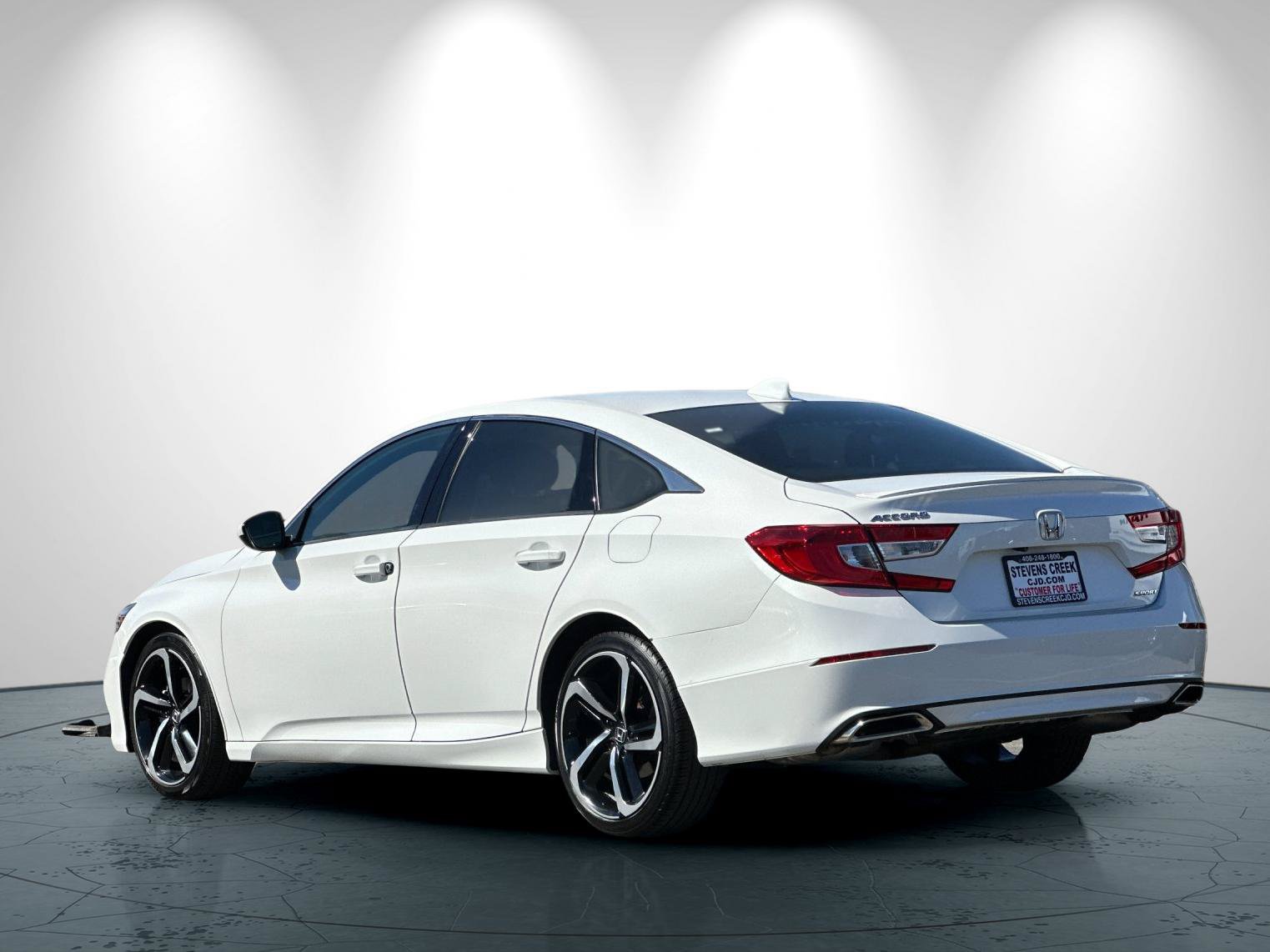 Used 2018 Honda Accord Sport image 6