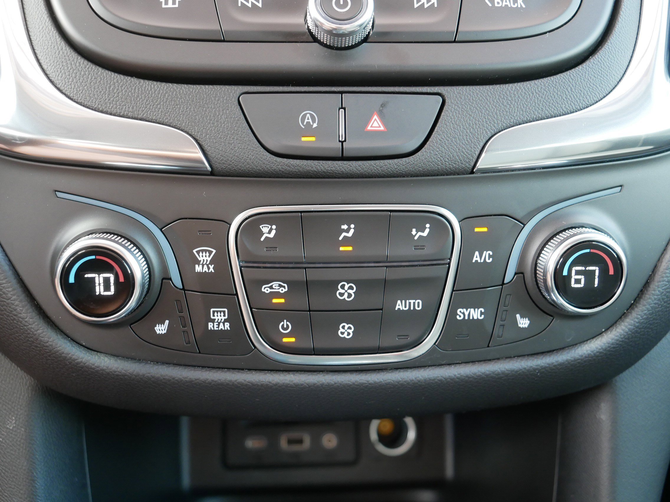 Used 2023 Chevrolet Equinox LT AWD/4WD image 23