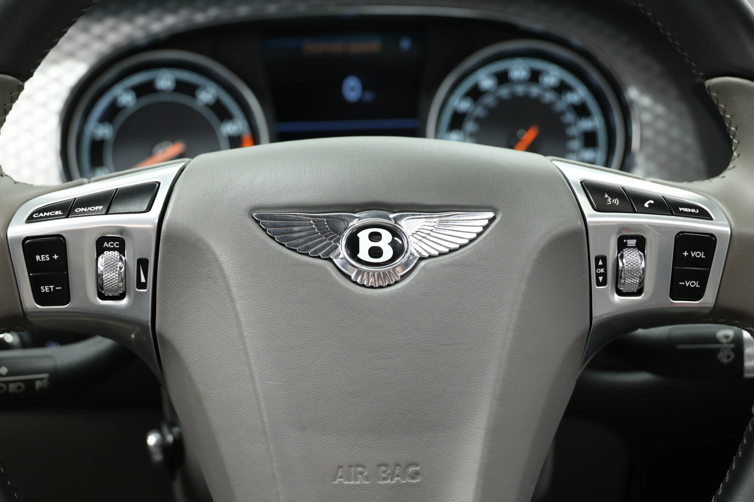 Used 2014 Bentley Flying Spur W12 image 23