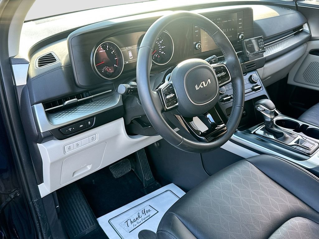 Certified 2024 Kia Carnival LX image 7