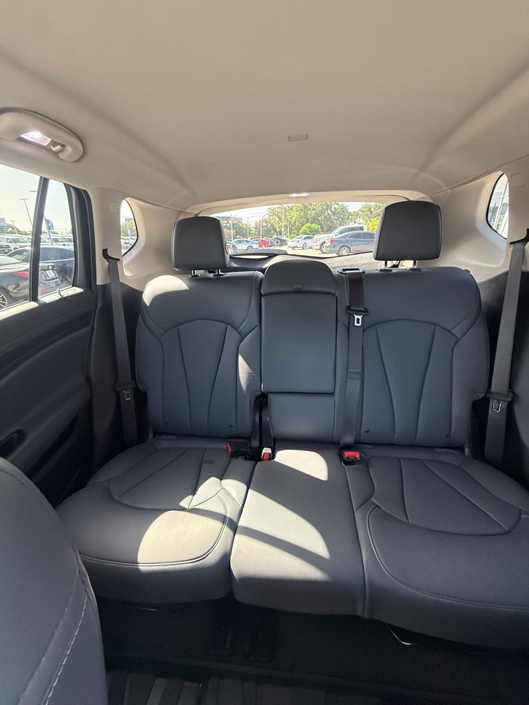 Used 2019 Buick Envision Essence FWD image 22