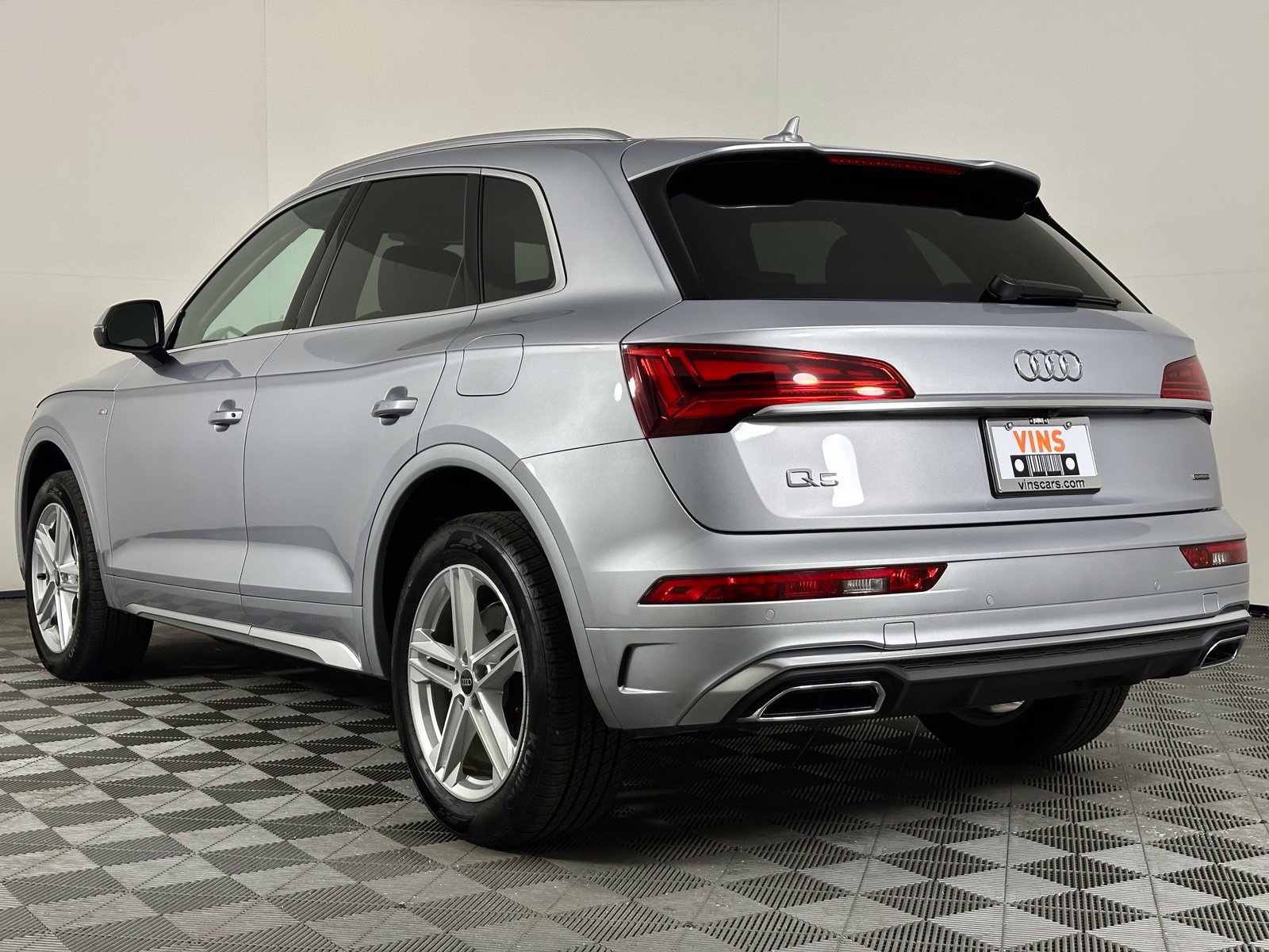 Used 2024 Audi Q5 e Premium Plus AWD/4WD image 33