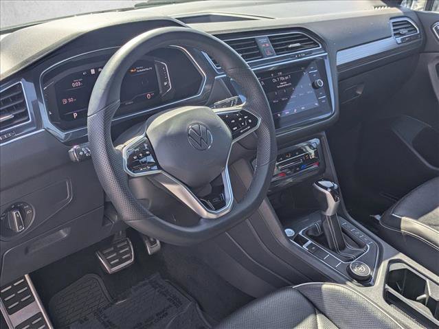 Used 2022 Volkswagen Tiguan SEL R-Line image 9