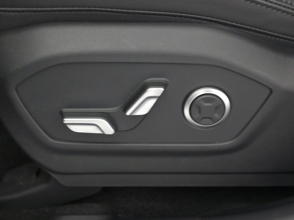 Used 2026 Hyundai Santa Fe Limited AWD/4WD image 36