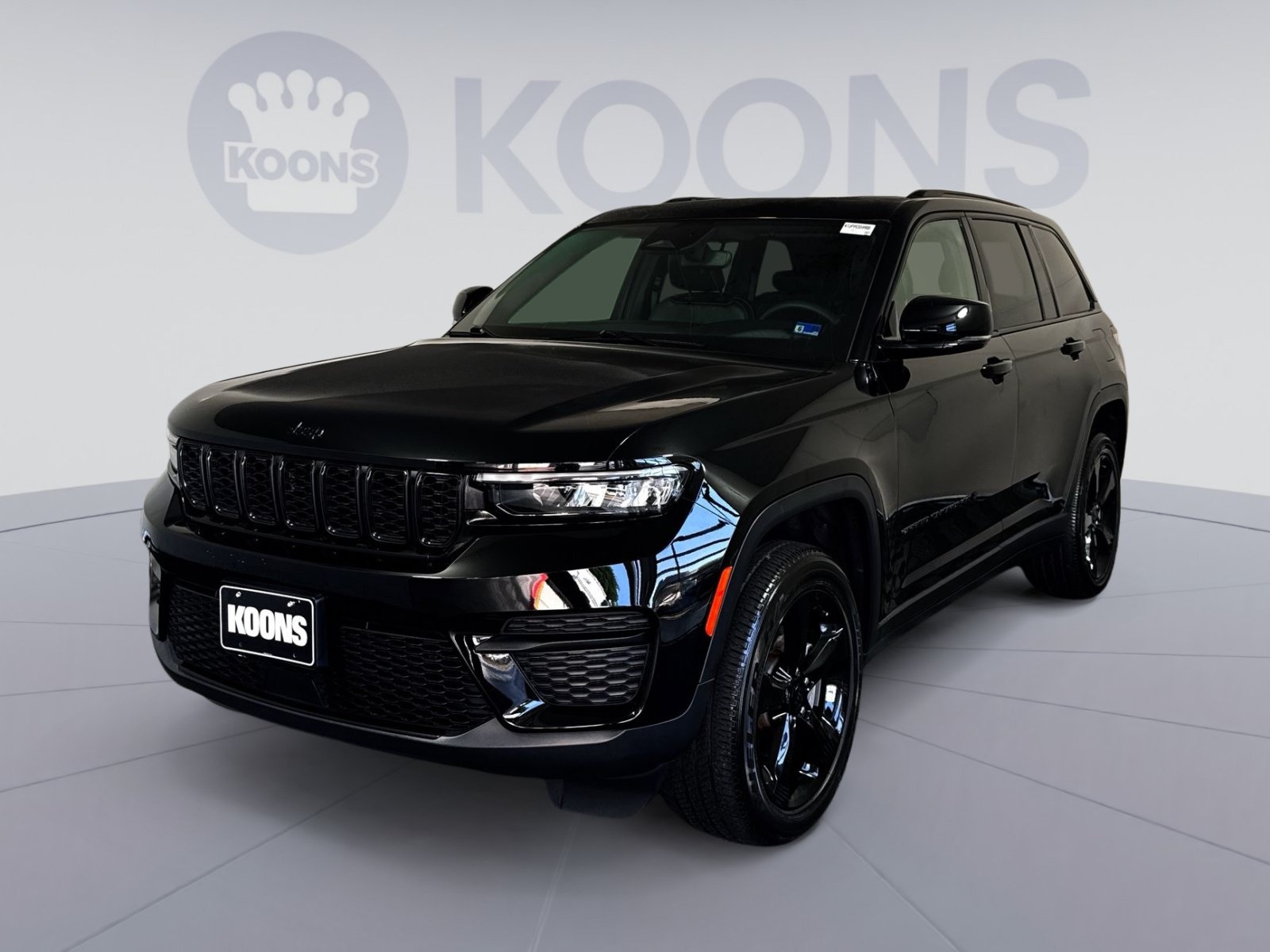 Used 2023 Jeep Grand Cherokee Altitude AWD/4WD image 1