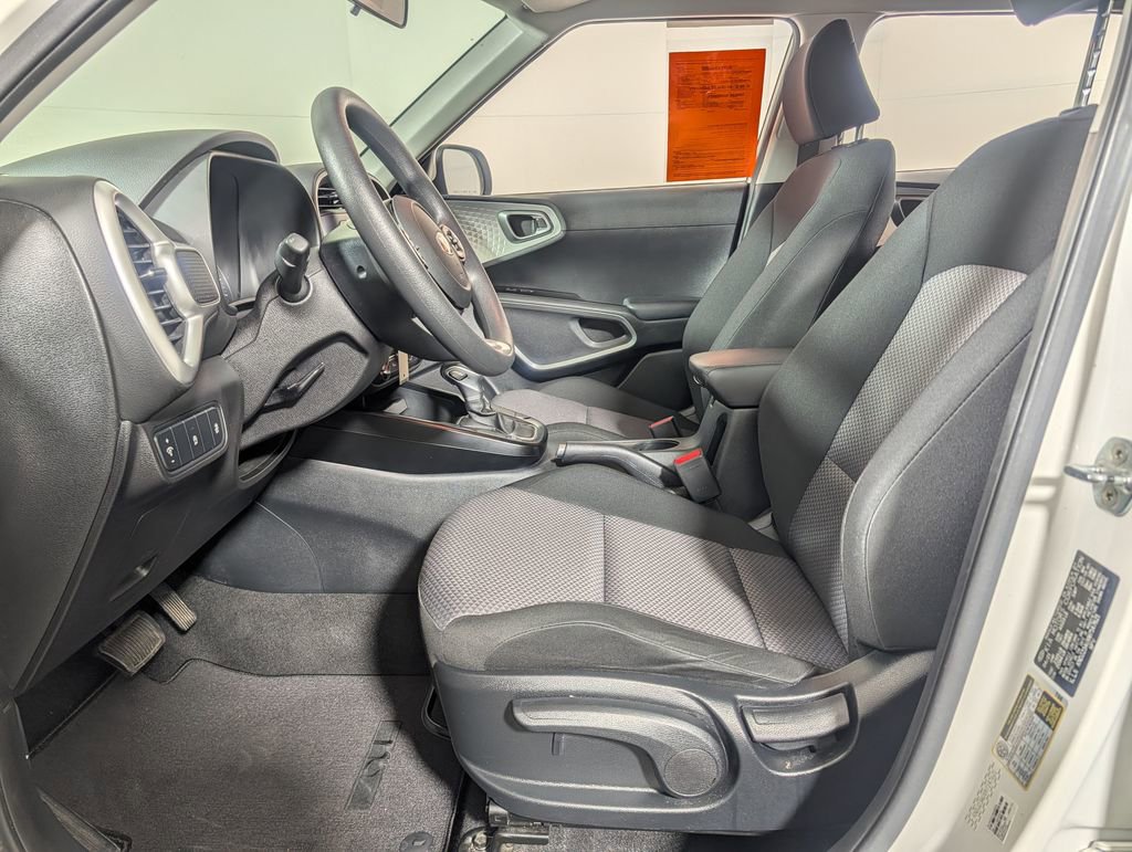 Used 2021 Kia Soul LX image 9