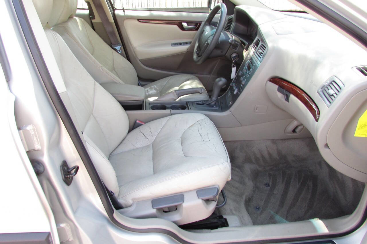 Used 2001 Volvo V70 image 21