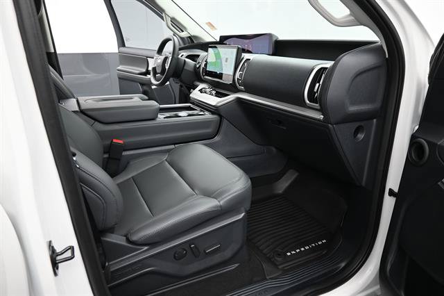 Certified 2026 Ford Expedition Active AWD/4WD image 17