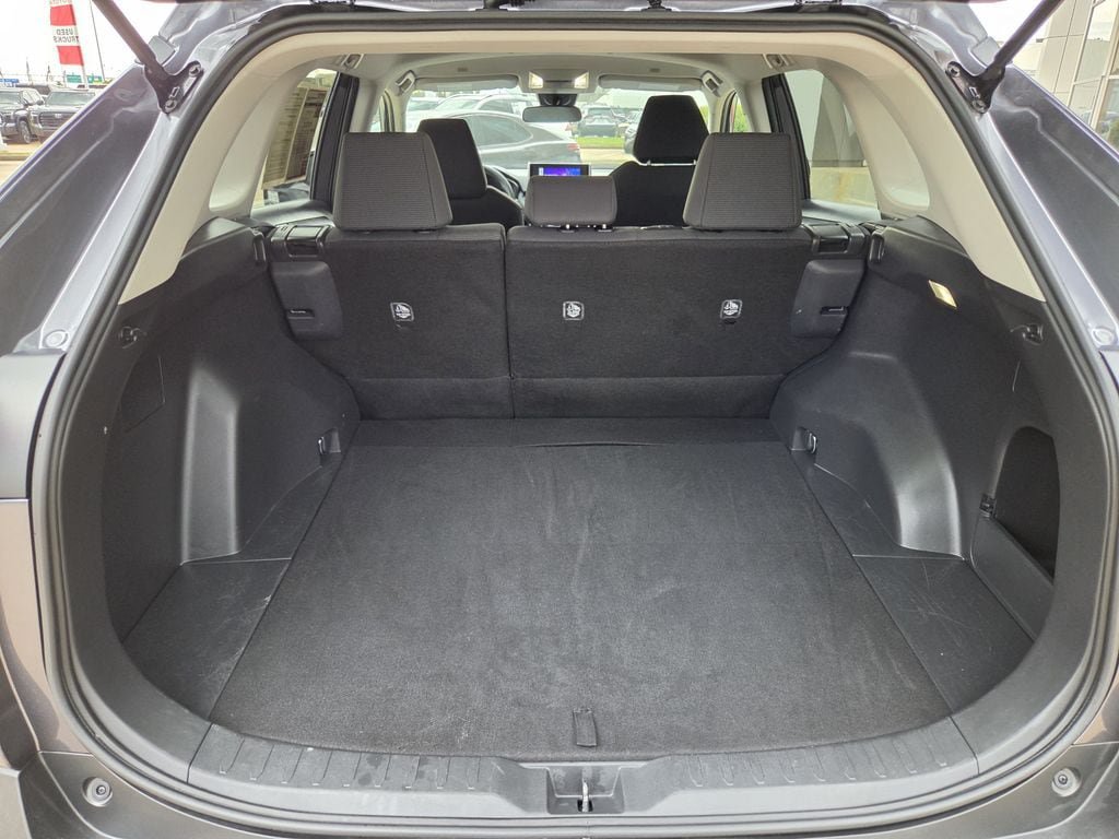 Used 2025 Toyota RAV4 LE FWD image 28