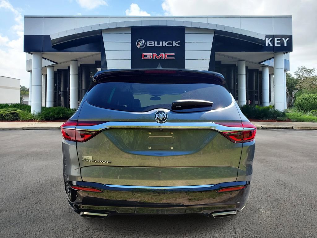 Used 2021 Buick Enclave Essence image 4