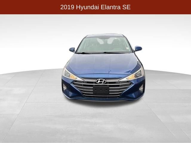 Used 2019 Hyundai Elantra SE image 2