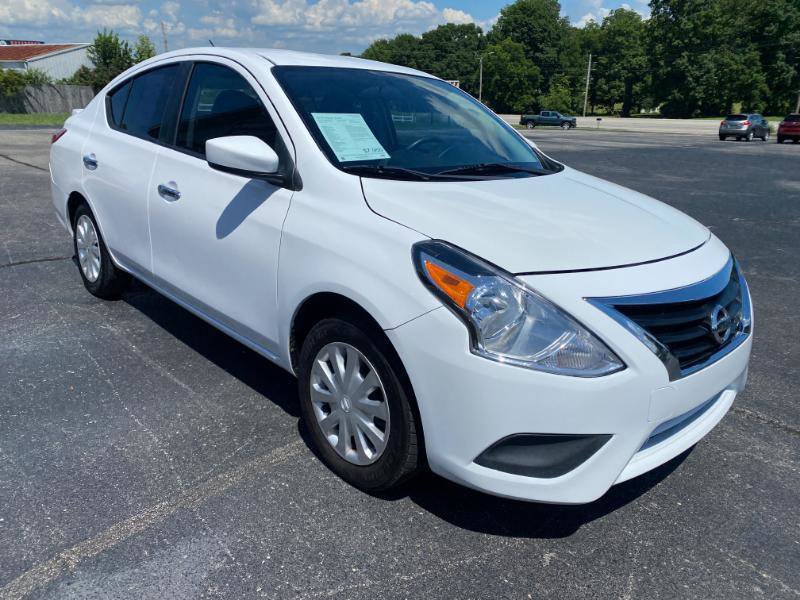 Used 2019 Nissan Versa SV image 4