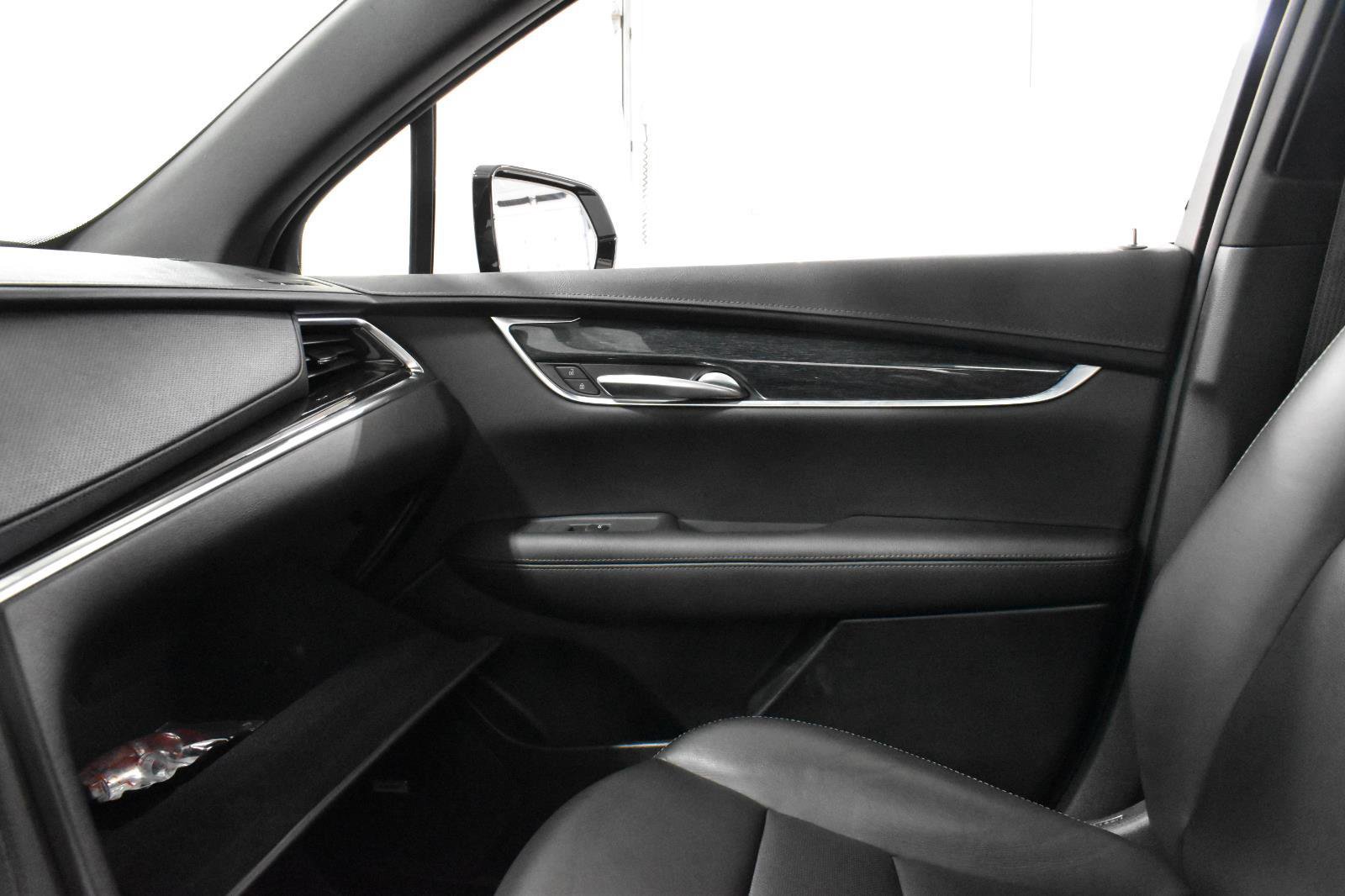 Certified 2022 Cadillac XT5 Premium Luxury w/ LPO, Floor Liner Package image 21