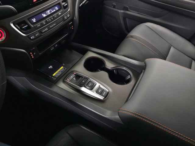 Used 2025 Honda Passport TrailSport image 34