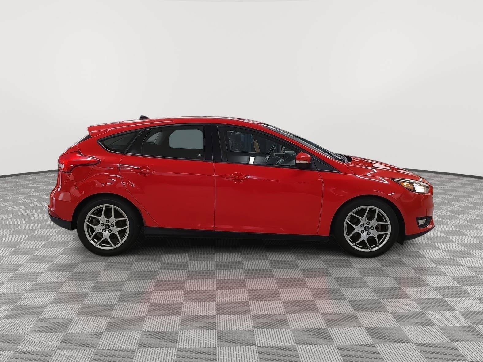 Used 2015 Ford Focus SE w/ Equipment Group 201A FWD image 27