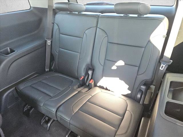 Used 2023 GMC Acadia SLT image 17