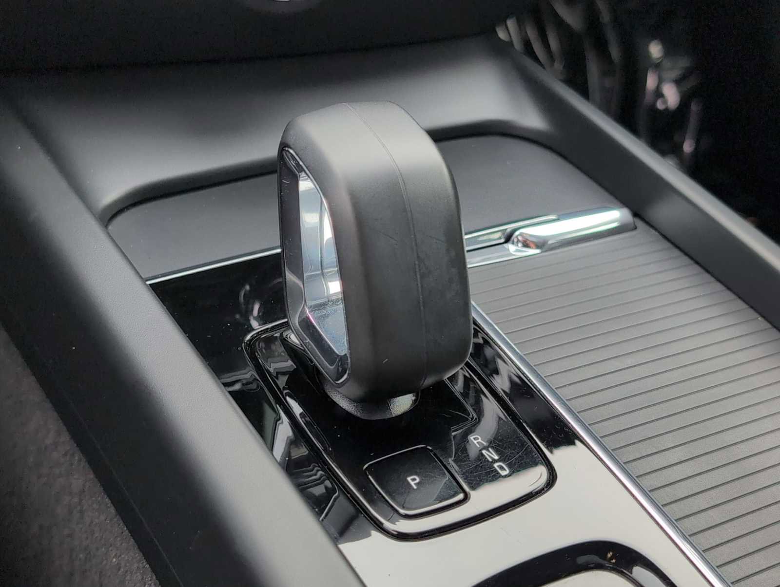 Used 2024 Volvo S60 B5 Core image 30