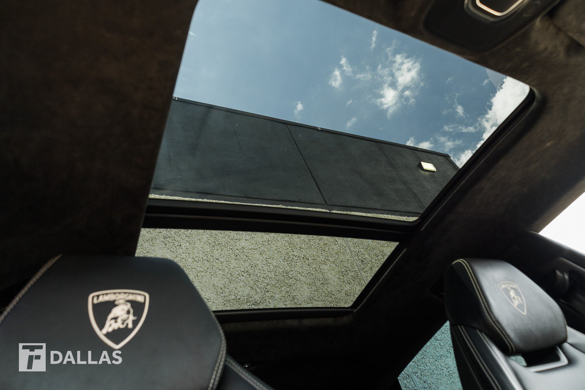 Used 2019 Lamborghini Urus AWD/4WD image 44