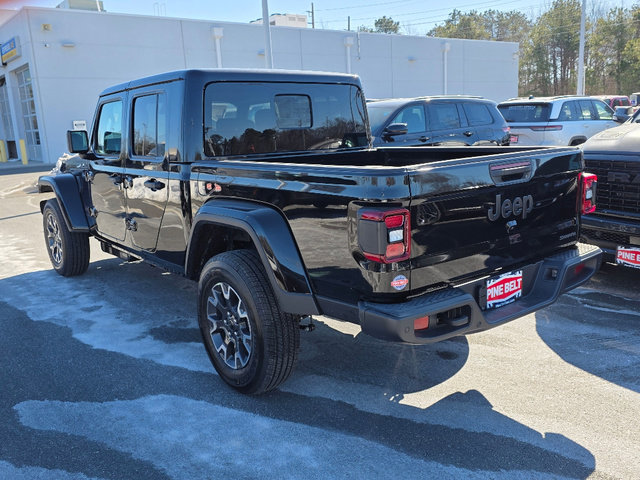 New 2026 Jeep Gladiator Sahara image 13