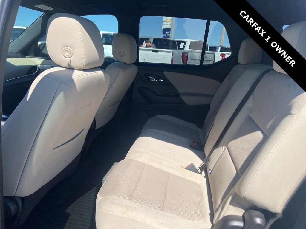Used 2022 Chevrolet Traverse LS image 9