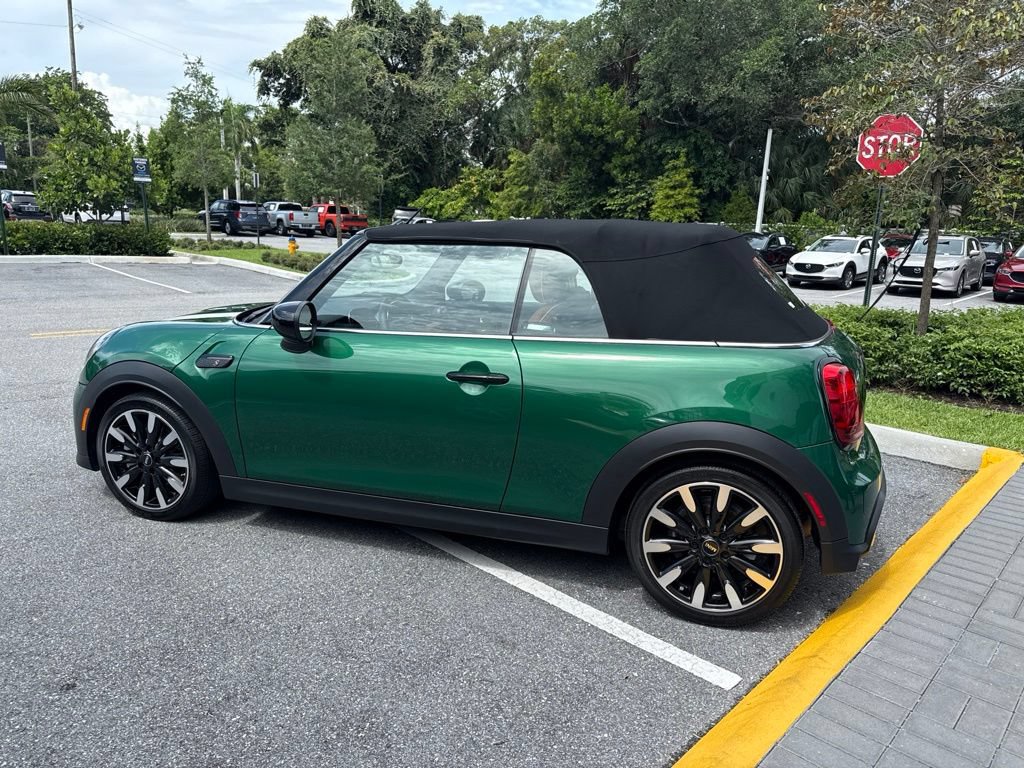 Used 2024 MINI Cooper S w/ Signature Upholstery Package FWD image 8