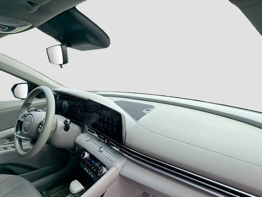Used 2024 Hyundai Elantra SEL FWD image 22