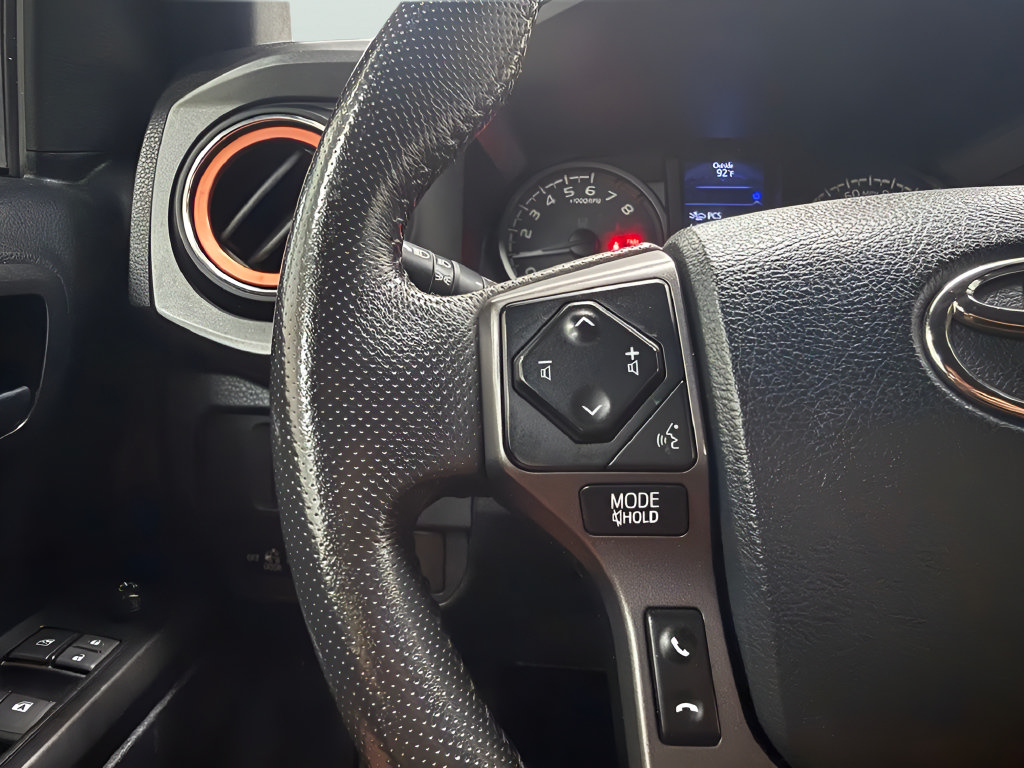 Used 2019 Toyota Tacoma TRD Sport w/ Technology Package AWD/4WD image 19