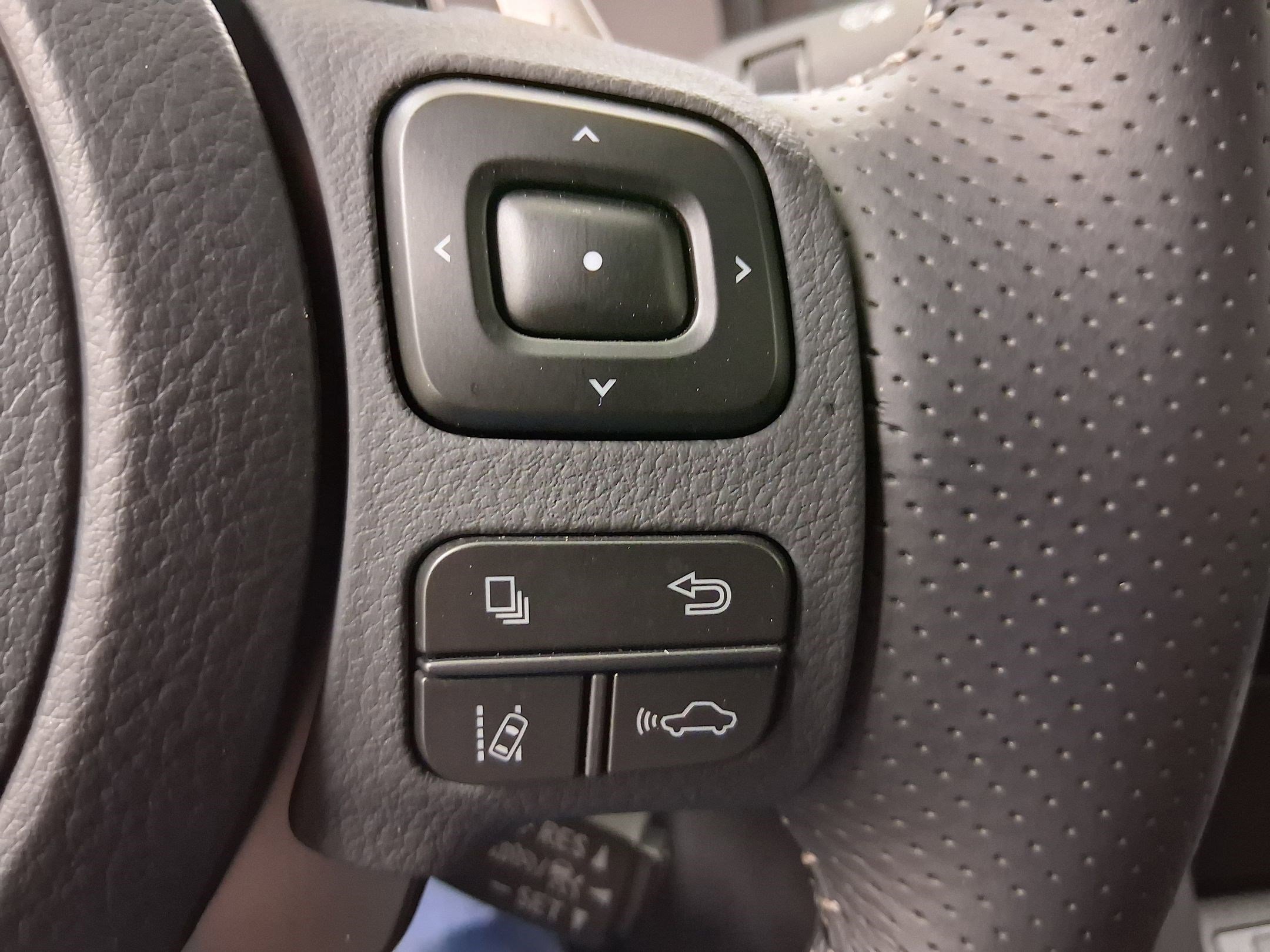 Used 2025 Lexus IS 350 F Sport w/ Navigation Package RWD image 17
