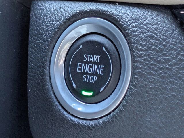 Certified 2024 Cadillac XT4 Luxury image 31