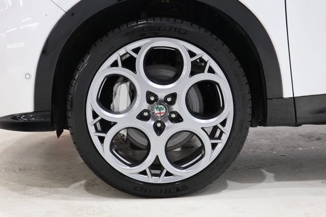 Used 2024 Alfa Romeo Tonale Ti AWD/4WD image 9
