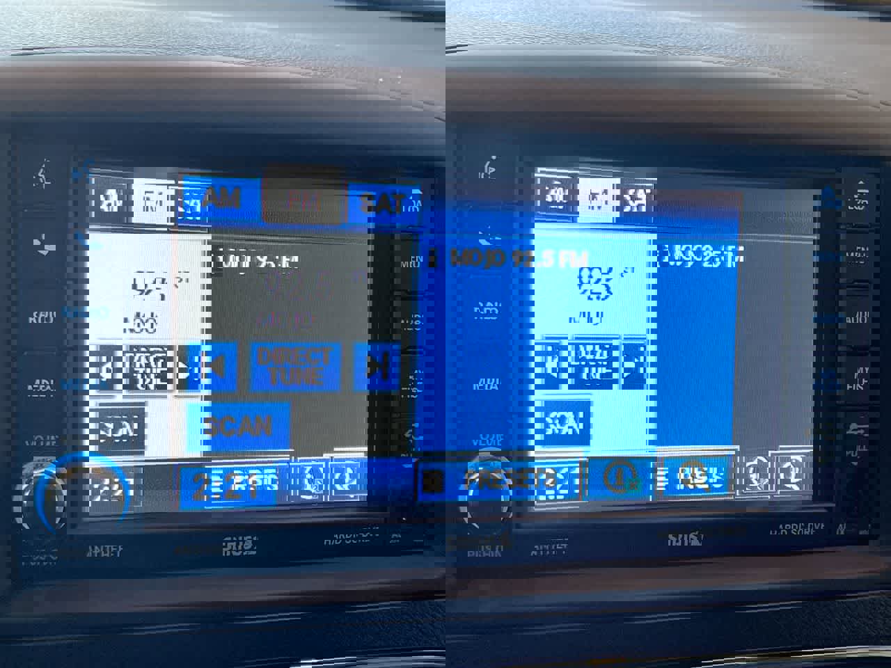 Used 2012 Chrysler Town & Country Touring-L w/ Entertainment Group #2 image 16