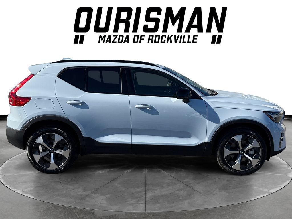 Used 2026 Volvo XC40 B5 Plus AWD/4WD image 7