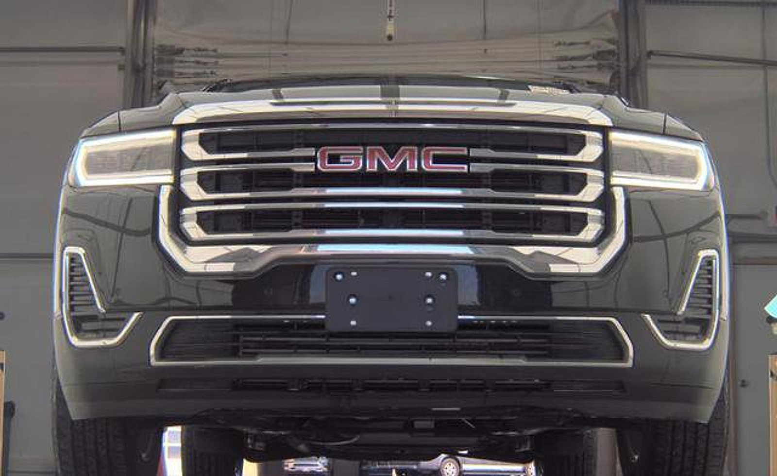 Used 2023 GMC Acadia SLE FWD image 9