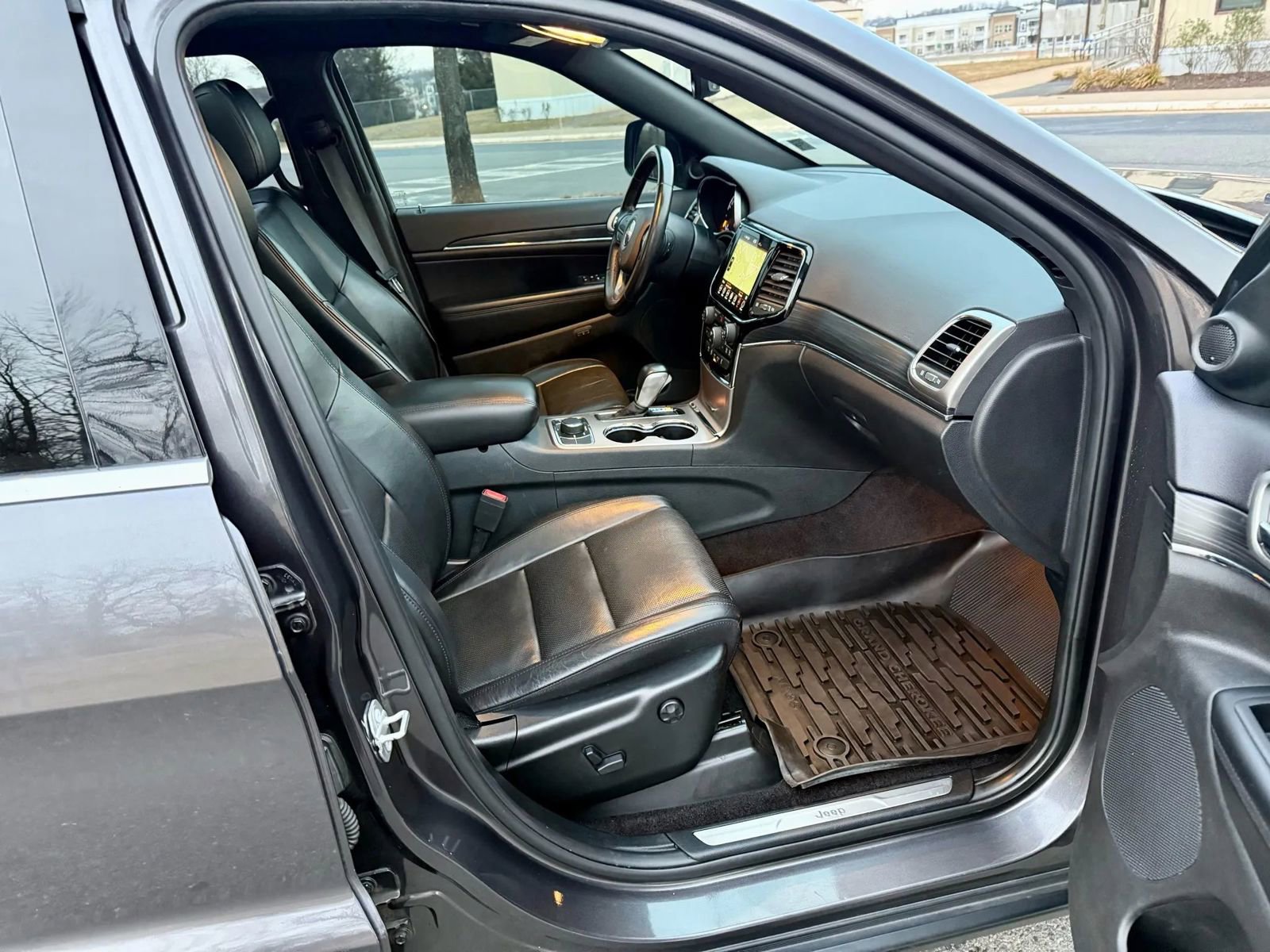 Used 2019 Jeep Grand Cherokee Limited w/ Luxury Group II image 16