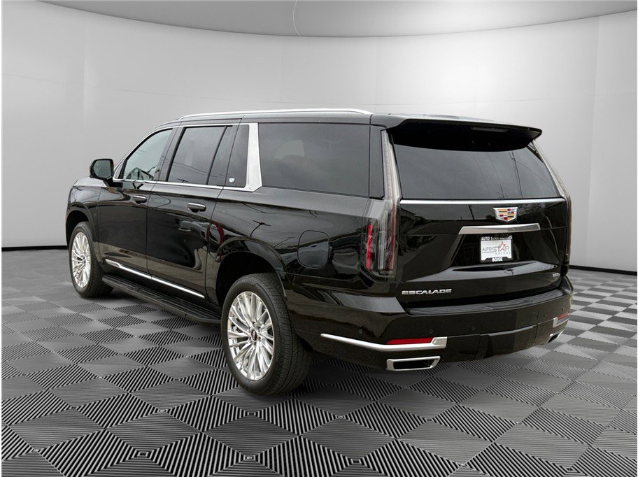 Used 2025 Cadillac Escalade ESV Premium Luxury image 3