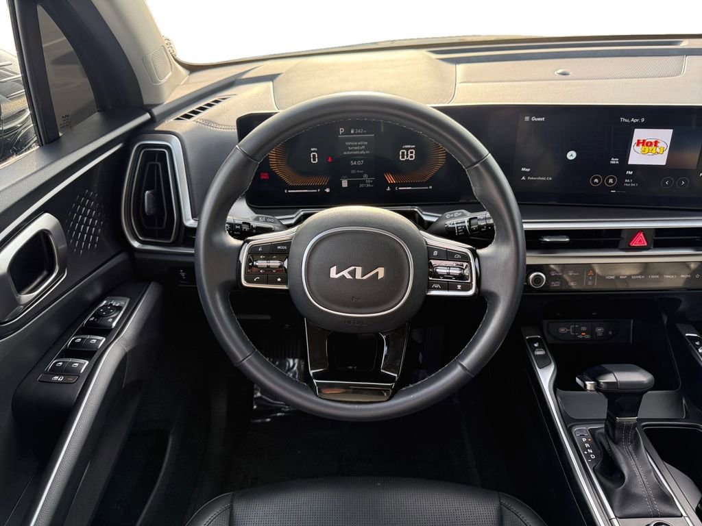Used 2024 Kia Sorento EX w/ Panoramic Sunroof Package image 13