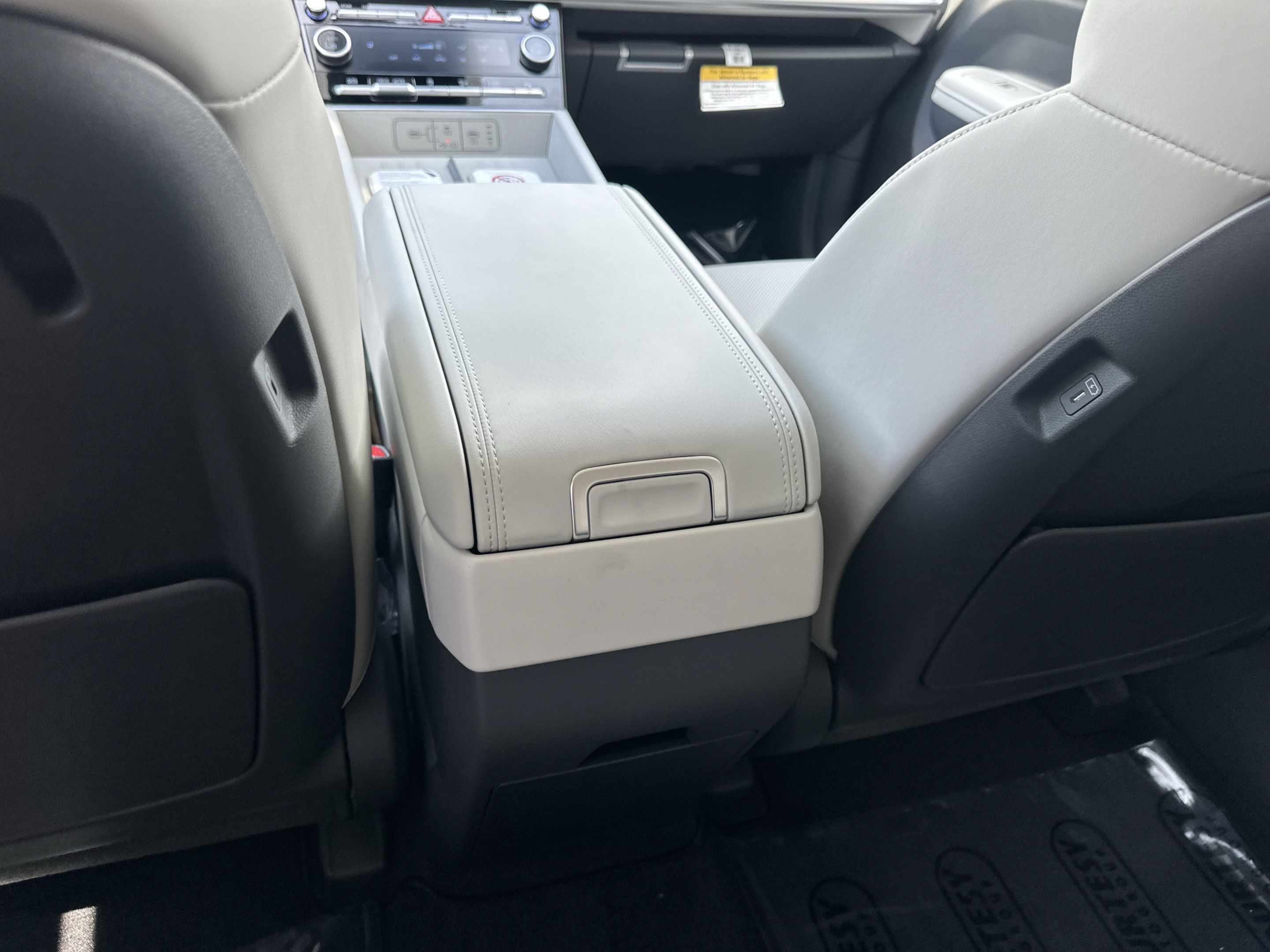 New 2027 Hyundai Santa Fe SEL FWD image 12