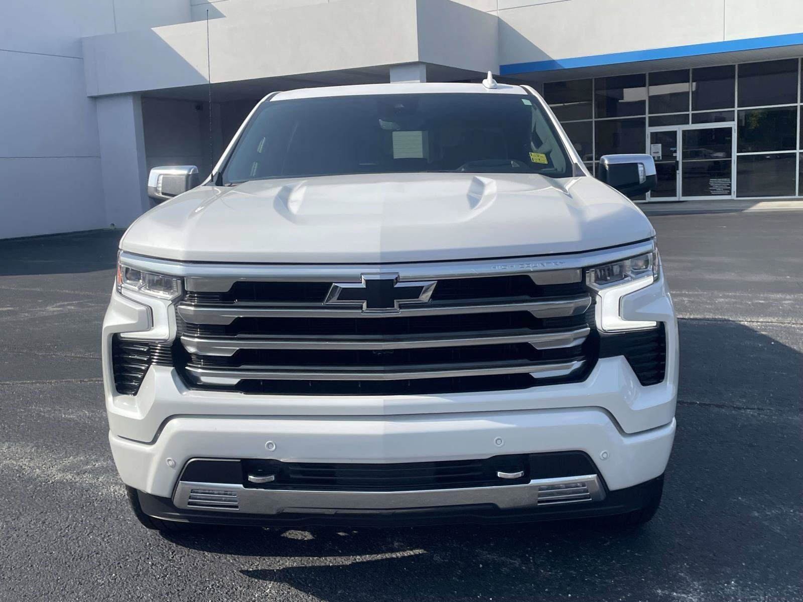 Certified 2025 Chevrolet Silverado 1500 High Country w/ High Country Premium Package AWD/4WD image 10