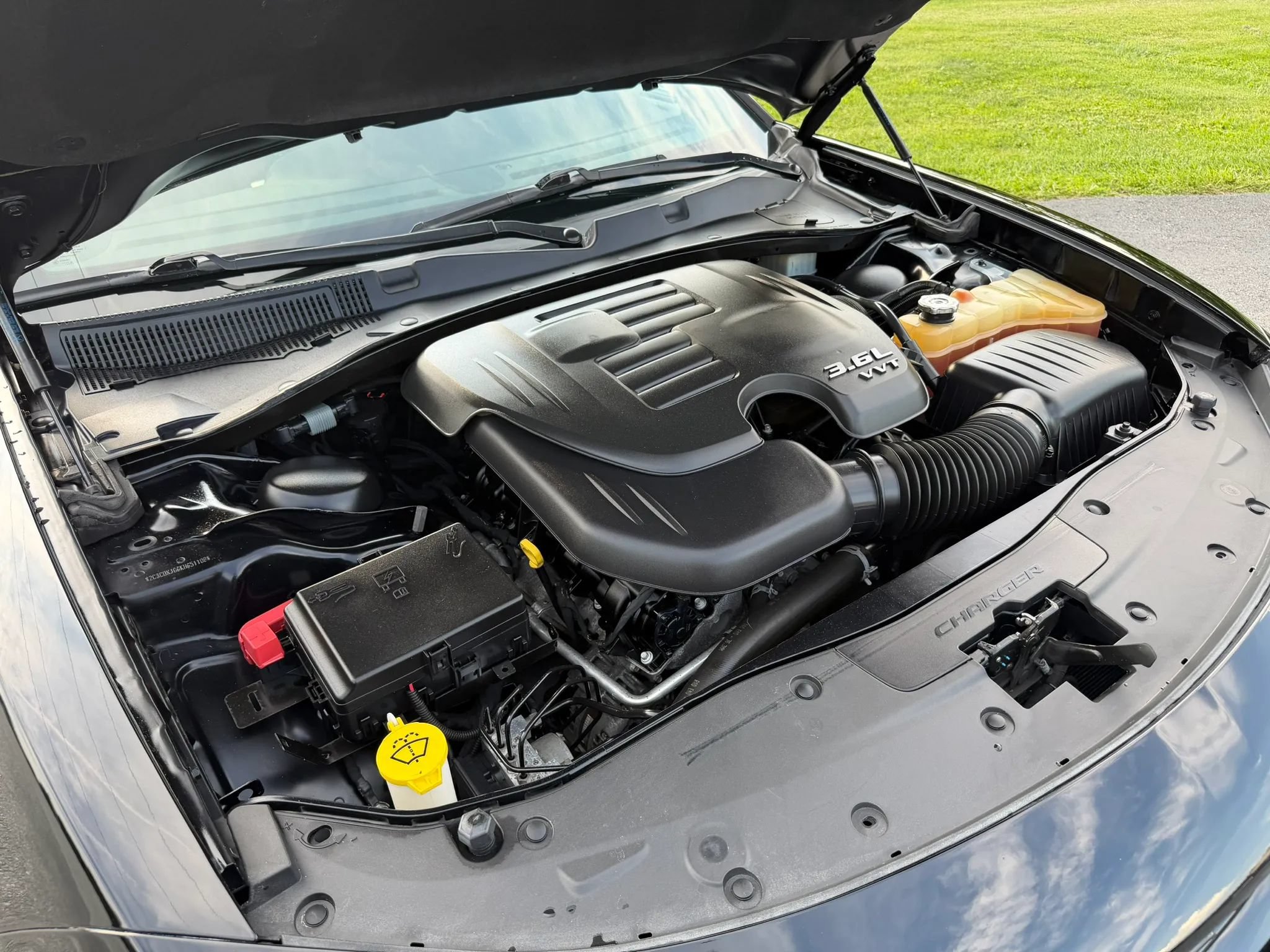 Used 2019 Dodge Charger SXT AWD/4WD image 52